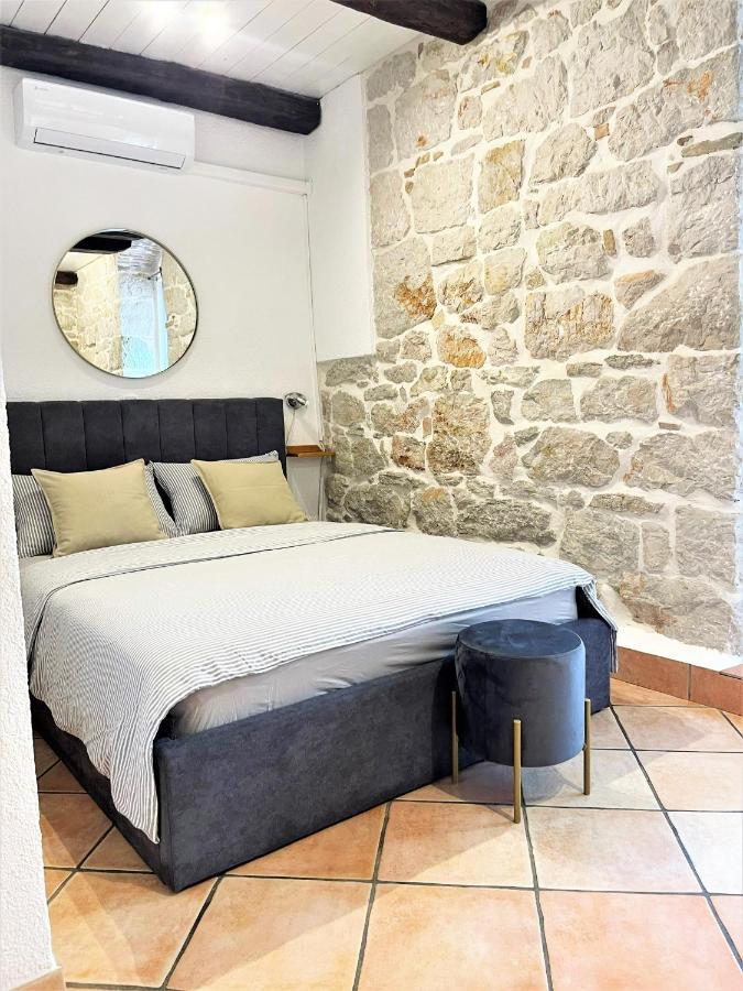 ורסאר Apartments Papilon מראה חיצוני תמונה