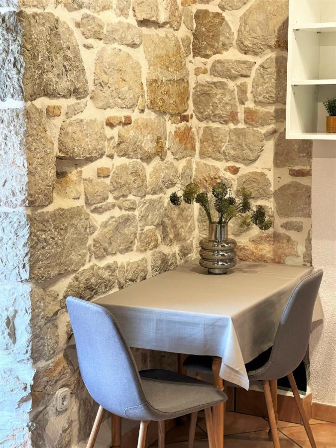 ורסאר Apartments Papilon מראה חיצוני תמונה
